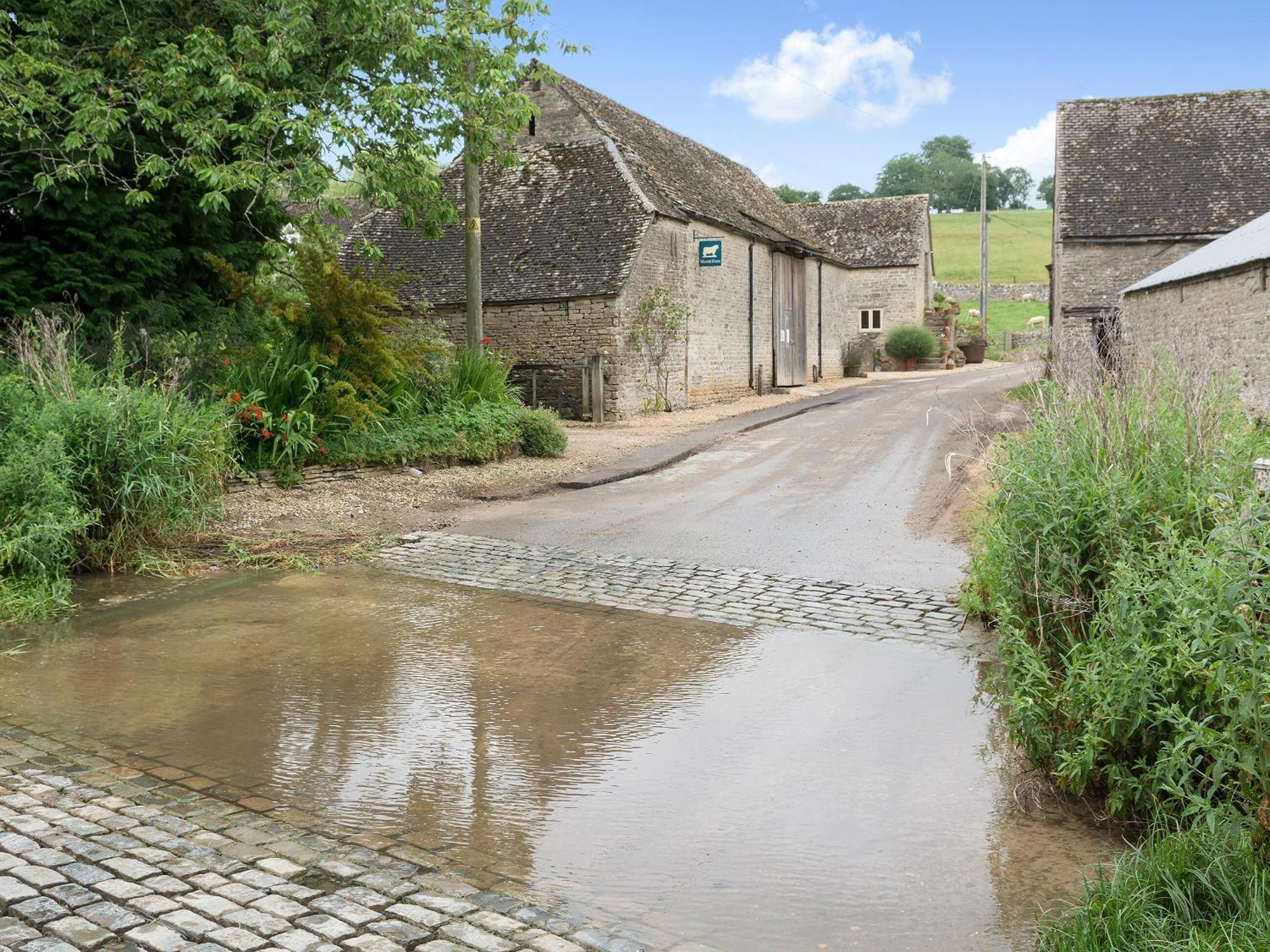 Daglingworth Flowers Barn מראה חיצוני תמונה
